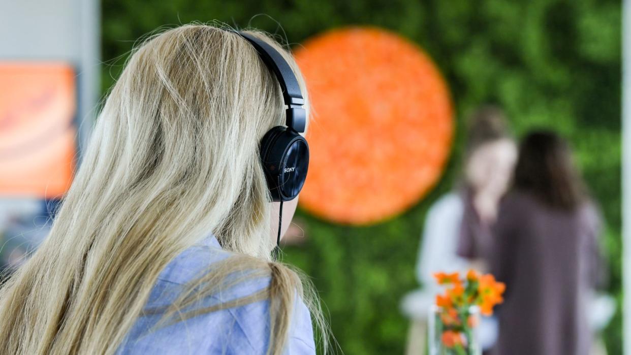 Die Meditations-App Headspace hat weltweit 40 Millionen Nutzer und soll bei der Stressbewältigung helfen. Foto: Jens Kalaene