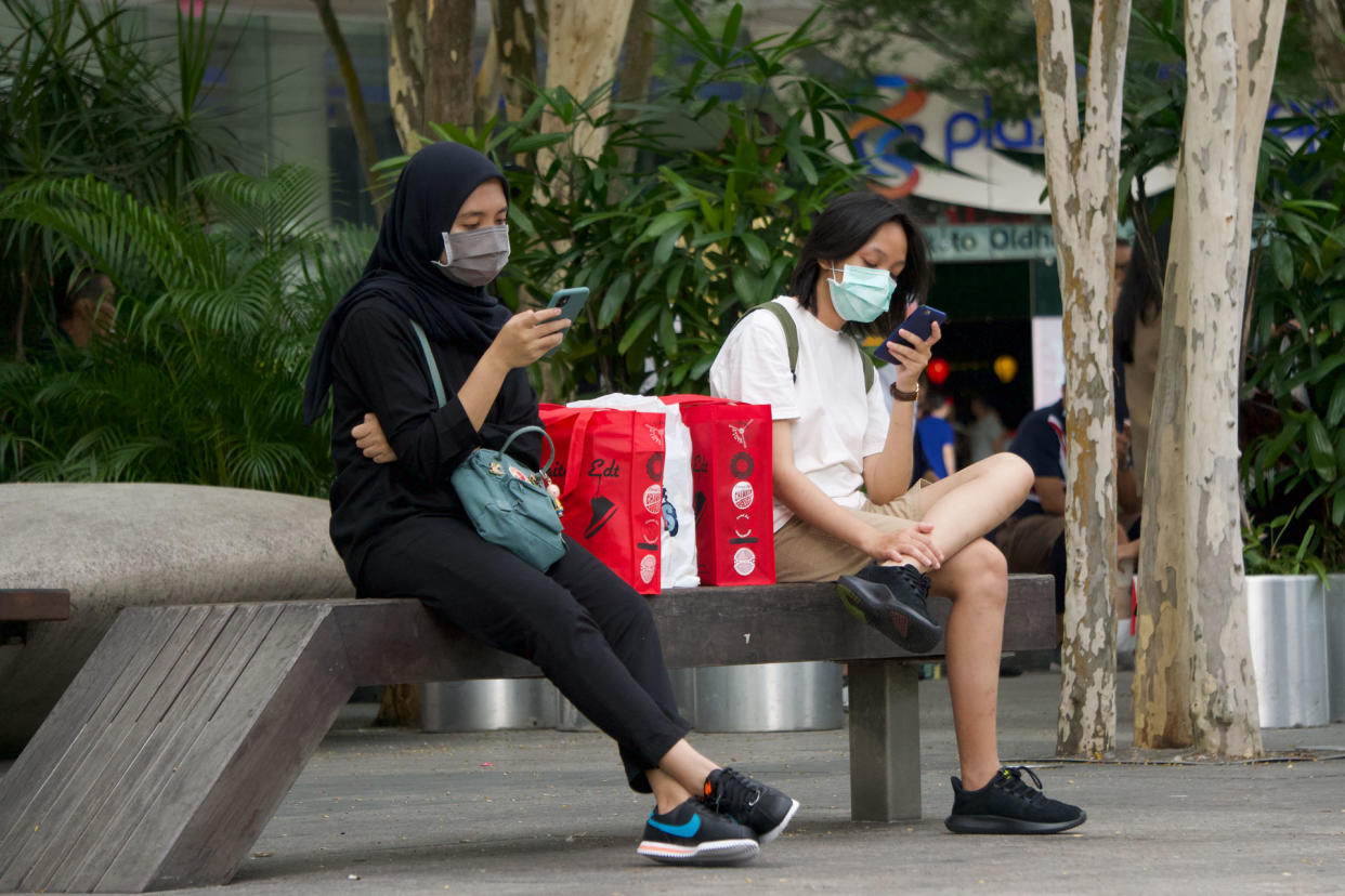 People seen wearing face masks along Orchard Road on 9 February 2020. (PHOTO: Dhany Osman / Yahoo News Singapore)