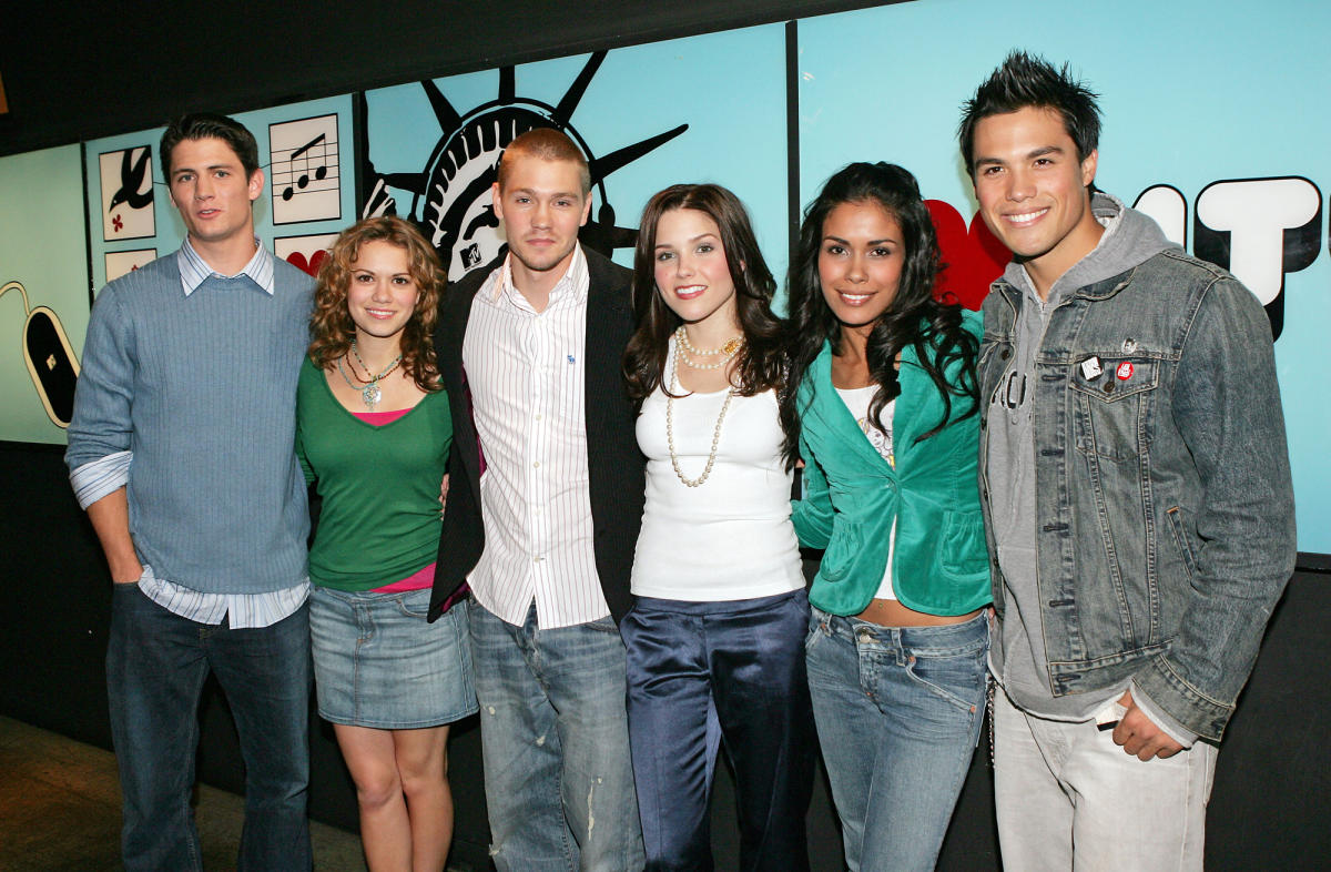 L cast. Chad Michael Murray and Sophia Bush.