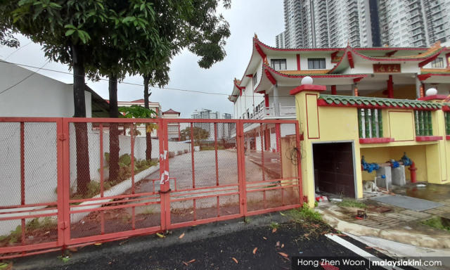 Salak south chinese temple