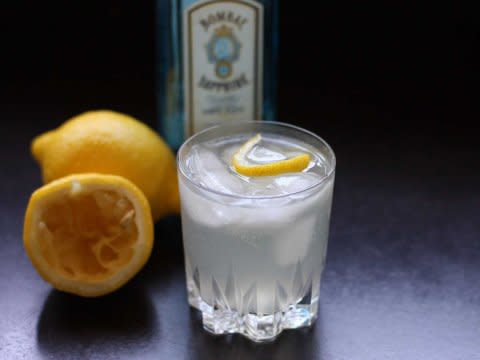 gin fizz tom collins drink