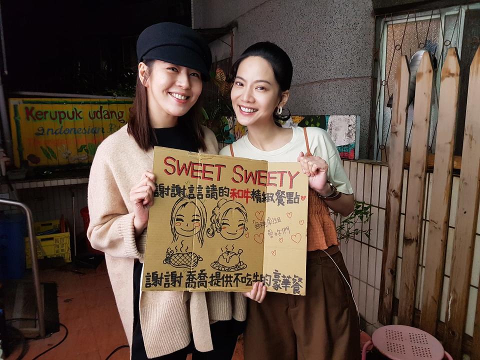 劉品言（左）、曾之僑14歲一起組成「SWEETY」，如今兩人各自發展都很順利。（鴻言娛樂提供）