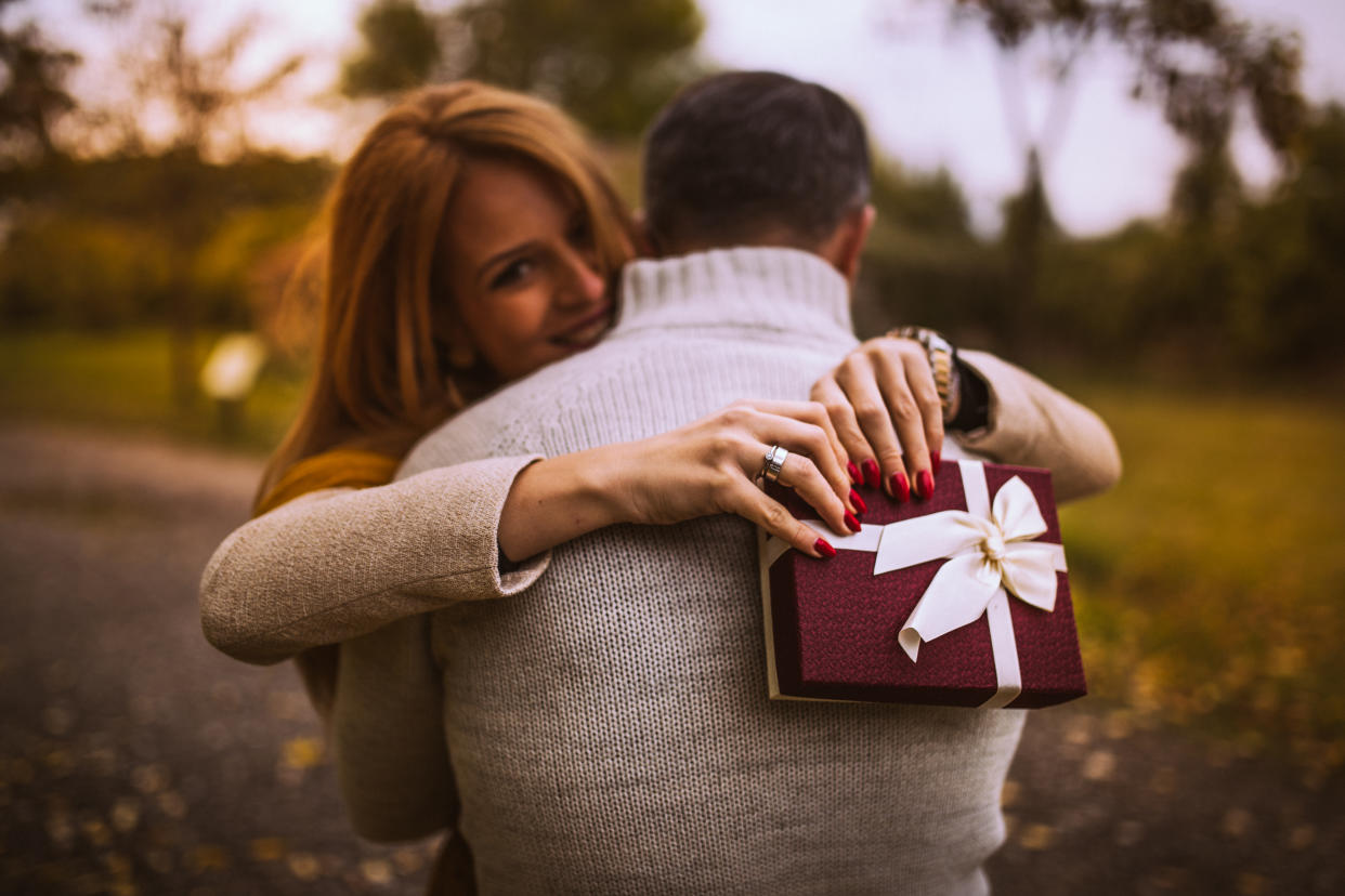 Here are the personalised presents to give a loved one this Valentine's Day. [Photo: Getty]