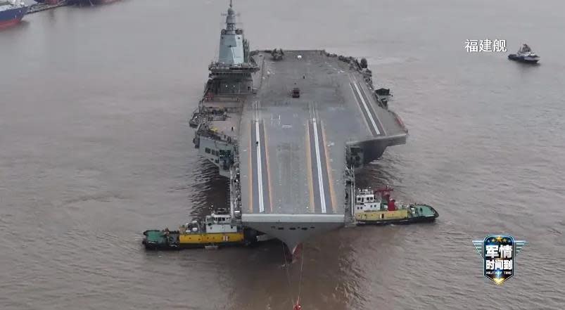 中國第三艘航母「福建艦」今正式下水海試。   圖/翻攝自央視軍事