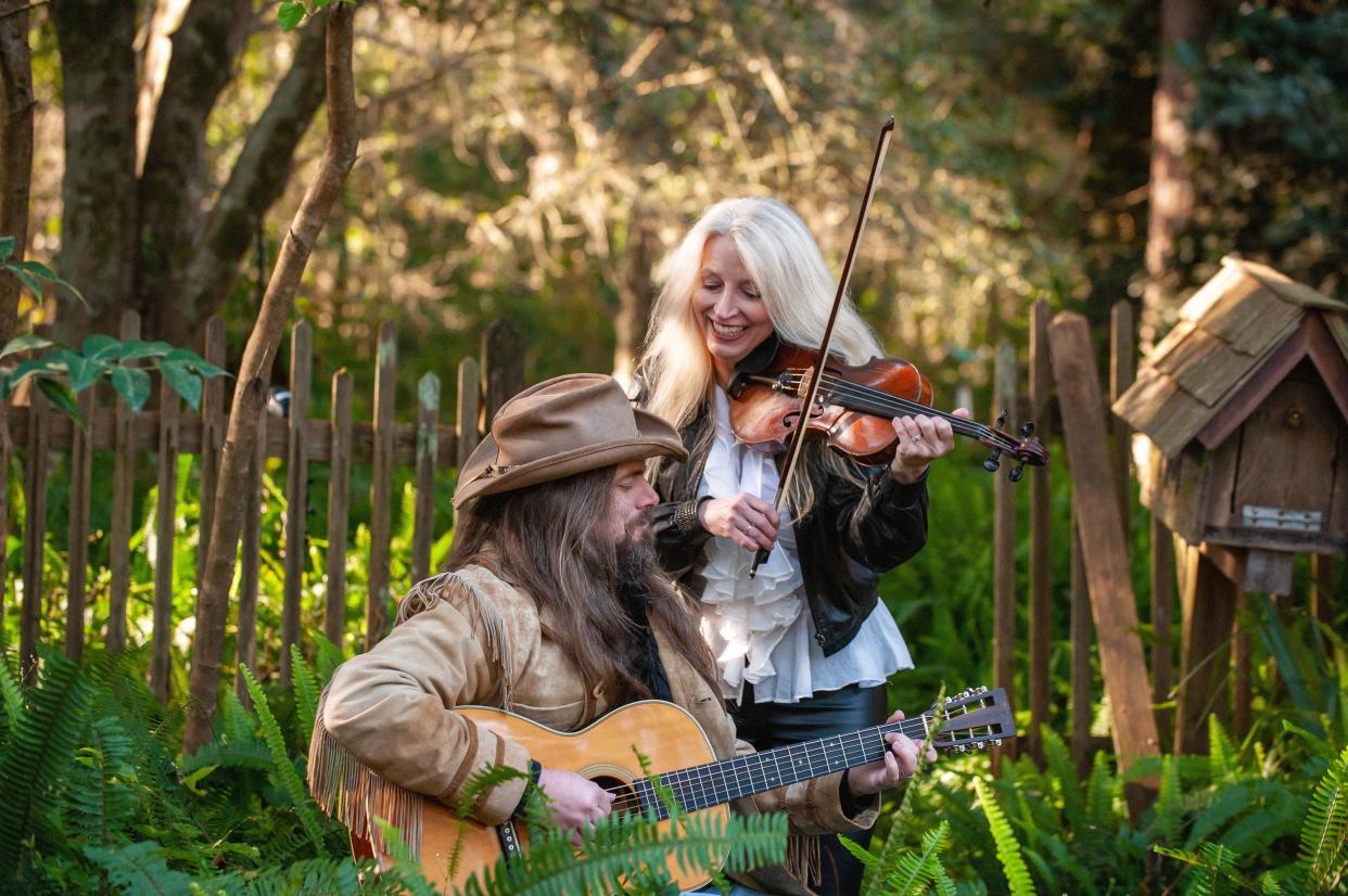 Saylor Dollar, an Americana acoustic-rock band with Dale Dollar (guitar) and Lisa Saylor Dollar (vocals & fiddle), check into Blue Tavern on Saturday, April 27, 2024.