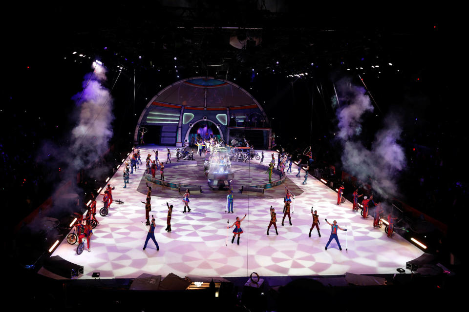 <p>Cast members perform during the last show of the Ringling Bros. and Barnum & Bailey circus at Nassau Coliseum in Uniondale, New York, May 21, 2017. (Lucas Jackson /Reuters) </p>