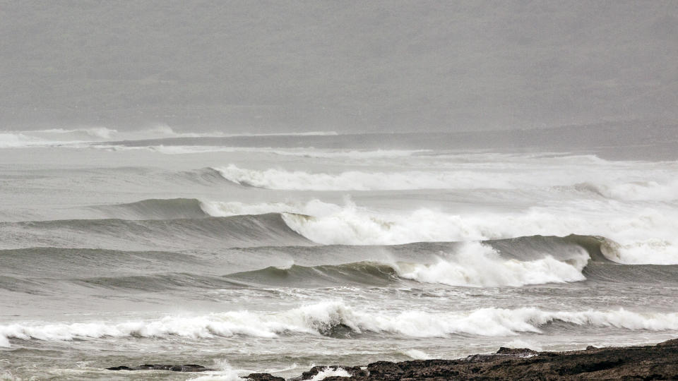 Taiwan, Pingtung, typhoon generated waves in the Pacific Ocean