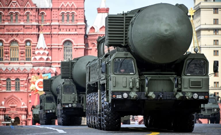 Lanzadores de misiles balísticos intercontientales Yars en un desfile militar en la plaza Roja de Moscú, el 9 de mayo de 2024 (Alexander NEMENOV)