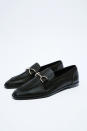 Prix : 49,95 euros<br><br><a href="https://www.zara.com/fr/en/soft-leather-loafers-p12512810.html?v1=112221563" rel="nofollow noopener" target="_blank" data-ylk="slk:Acheter;elm:context_link;itc:0;sec:content-canvas" class="link ">Acheter</a>