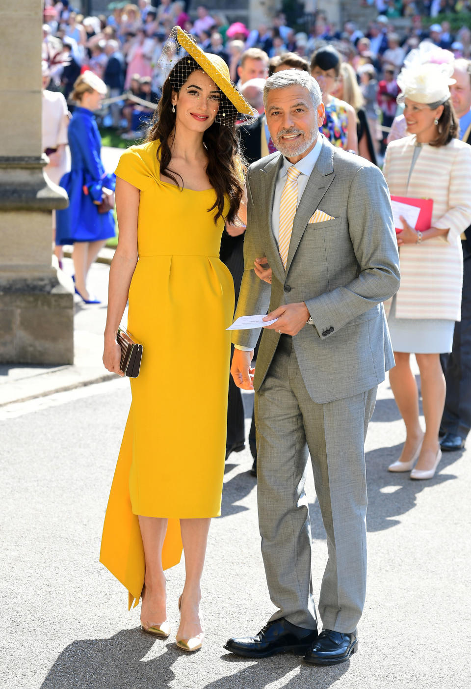 <p>Vorab wurde bereits gemunkelt, dass Amal und George Clooney eine Einladung zur Royal Wedding bekommen hätten. <a rel="nofollow" href="https://de.style.yahoo.com/royal-wedding-g%C3%A4ste-slideshow-wp-093654889.html?guccounter=1" data-ylk="slk:Alle Promi-Gäste der Royal Wedding findet ihr unserer Galerie.;elm:context_link;itc:0;sec:content-canvas;outcm:mb_qualified_link;_E:mb_qualified_link;ct:story;" class="link  yahoo-link">Alle Promi-Gäste der Royal Wedding findet ihr unserer Galerie. </a>(Bild: Getty Images) </p>