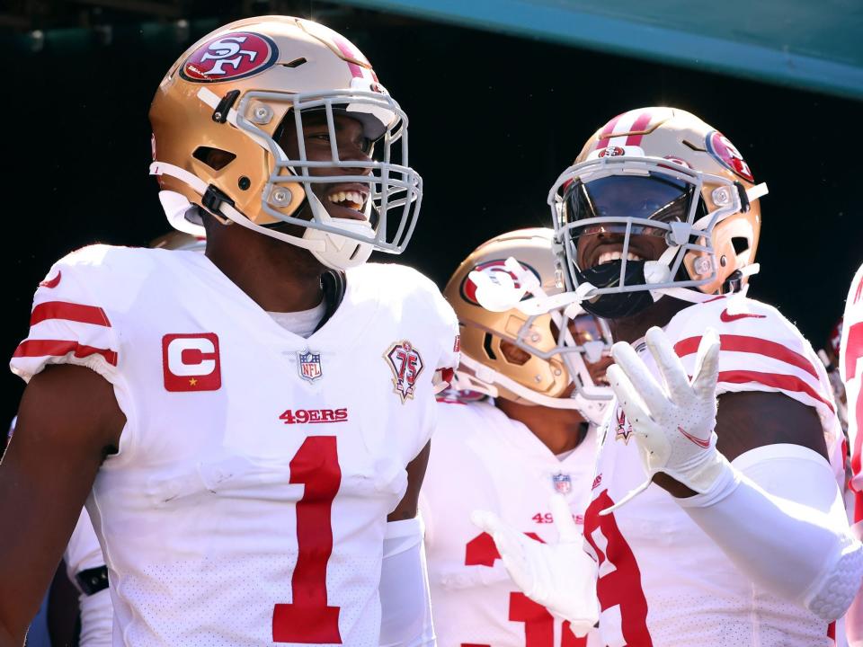 Jimmie Ward and Deebo Samuel prepare to take the field against the Philadelphia Eagles.