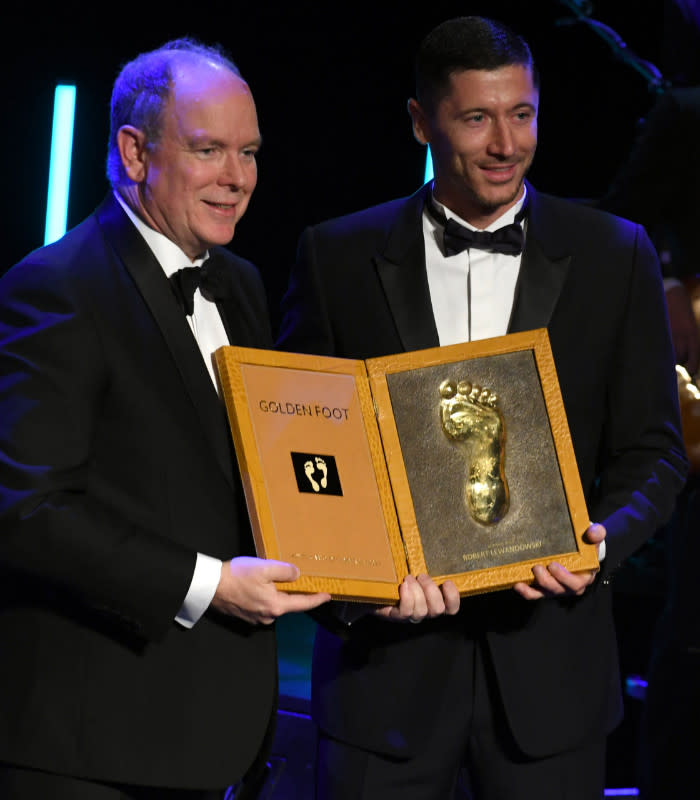 Alberto de Mónaco y Robert Lewandowski en la gala Golden Foot Awards