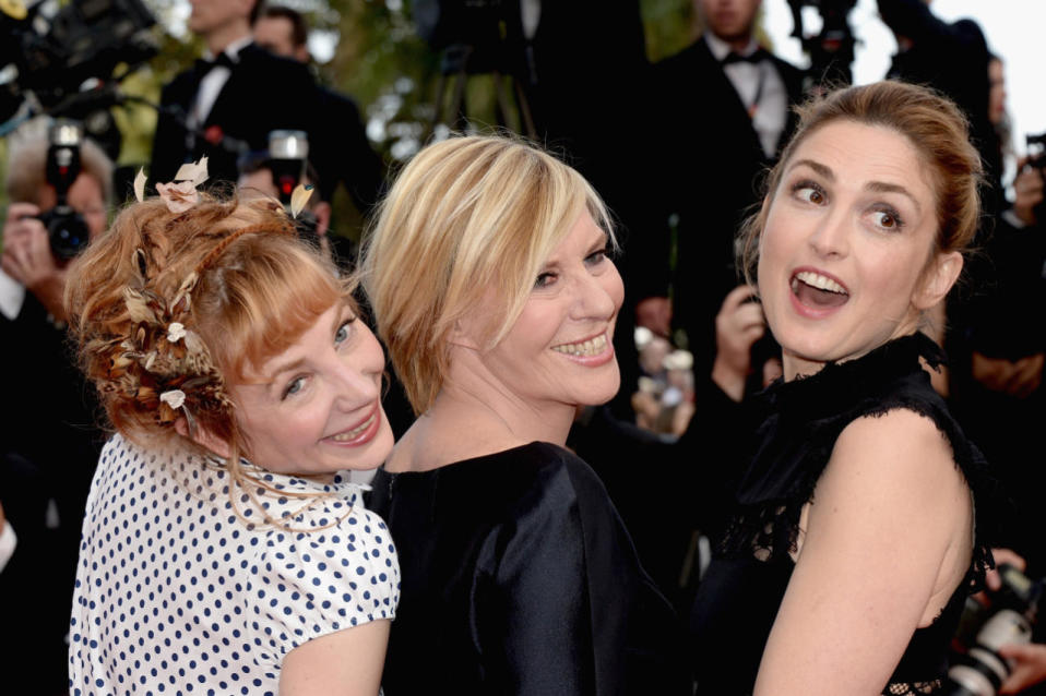 Julie Depardieu, Chantal Ladesou et Julie Gayet tout sourire avant la projection du film « La Fille inconnue » des frères Dardenne.