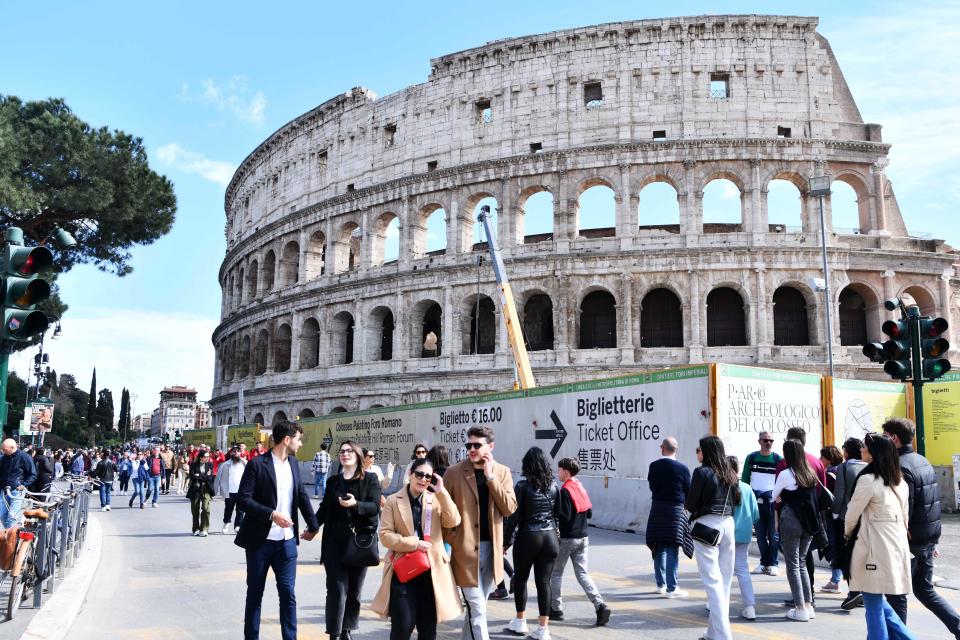 ITALY-ROME-TOURISM-CHINESE LANGUAGE SERVICES (Xinhua News Agency via Getty Images)
