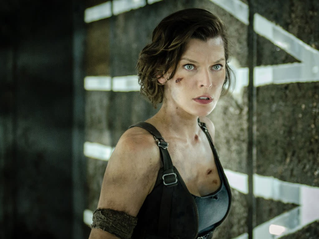 Milla Jovovich joins her family at Resident Evil premiere