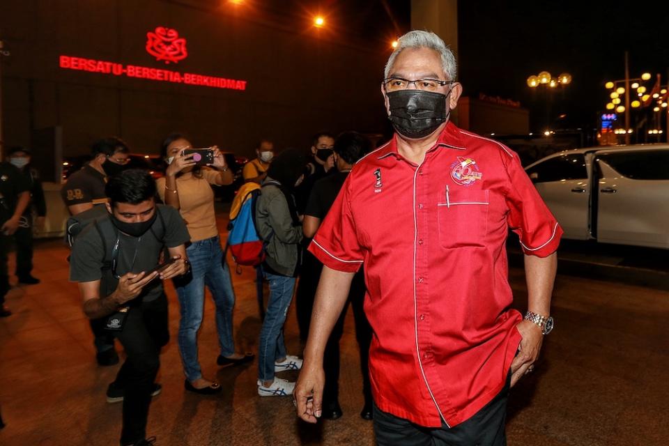 Tan Sri Noh Omar arrives at Menara Datuk Onn for the Umno Supreme Council meeting, October 29, 2020. — Picture by Ahmad Zamzahuri