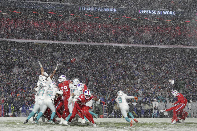 Bills clinch 4th straight playoff berth; beat Dolphins 32-29