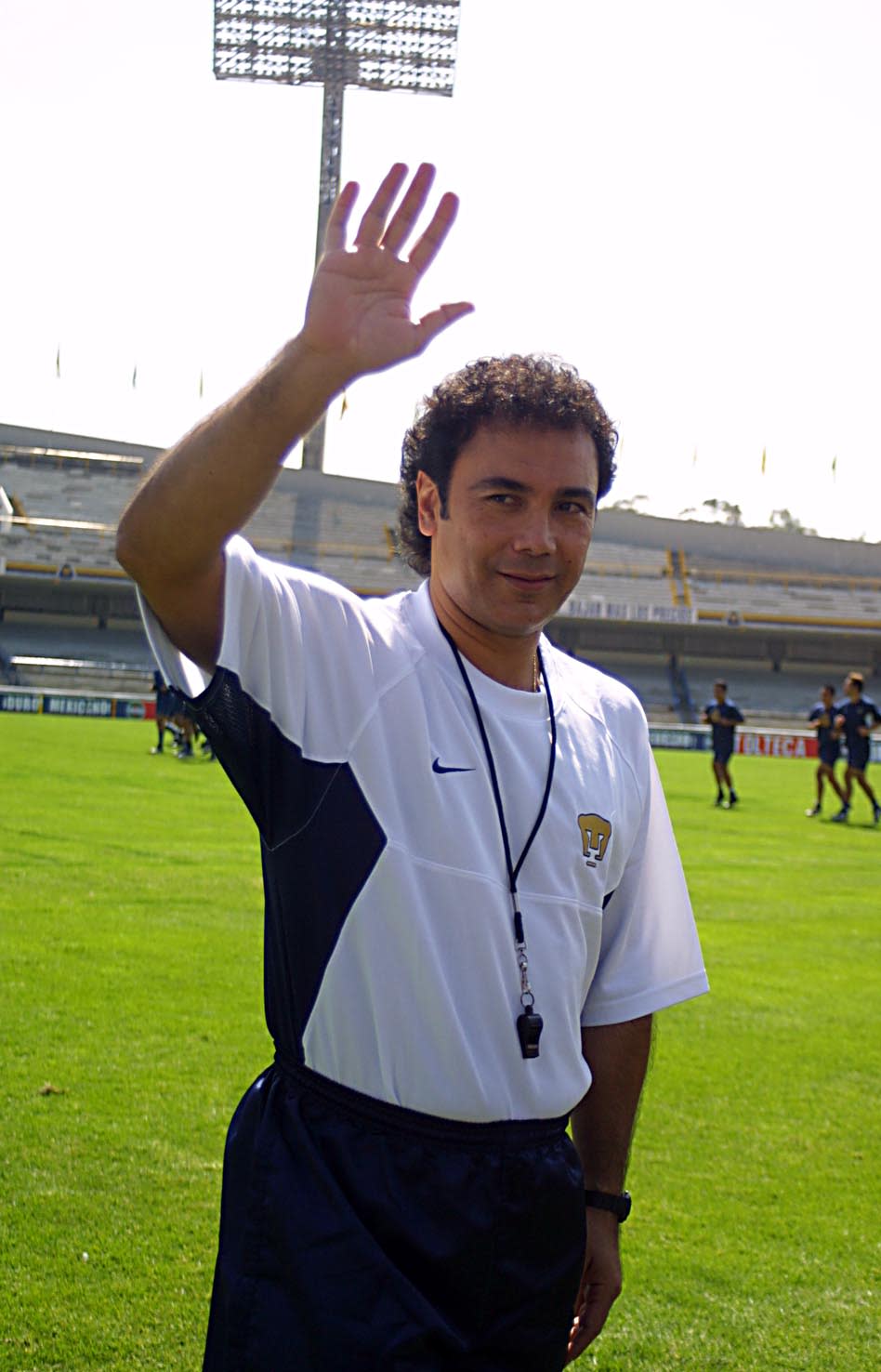 Presentación de Hugo Sánchez Márquez, como nuevo director Técnico de los Pumas de la UNAM en la Temporada 2001. / Foto: Jam Media