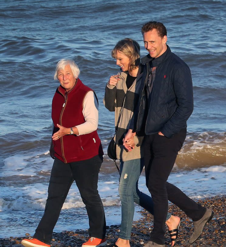 52104302 Taylor Swift and boyfriend Tom Hiddleston go for a romantic walk along the beach in the UK on June 25, 2016. The pair were joined by Tom's mum Diana Hiddleston for the stroll in the evening sunlight. **NO USE W/O PRIOR AGREEMENT-CALL FOR PRICING*** Taylor Swift and boyfriend Tom Hiddleston go for a romantic walk along the beach in the UK on June 25, 2016. The pair were joined by Tom's mum Diana Hiddleston for the stroll in the evening sunlight. **NO USE W/O PRIOR AGREEMENT-CALL FOR PRICING*** FameFlynet, Inc - Beverly Hills, CA, USA - +1 (310) 505-9876 RESTRICTIONS APPLY: USA/CHINA ONLY