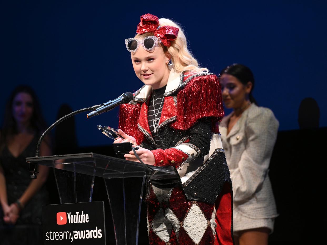 Jojo Siwa at the 2019 Streamy Awards on 11 December 2019 in Santa Monica, California (Andrew Toth/Getty Images for Streamy Awards)