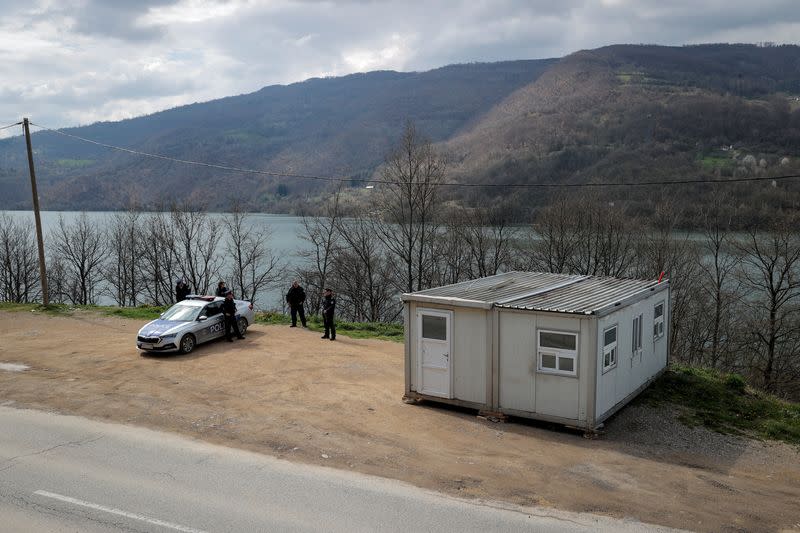 Kosovo government puts voting containers in Serb majority area