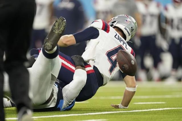 Tennessee Titans quarterback Malik Willis throws against the