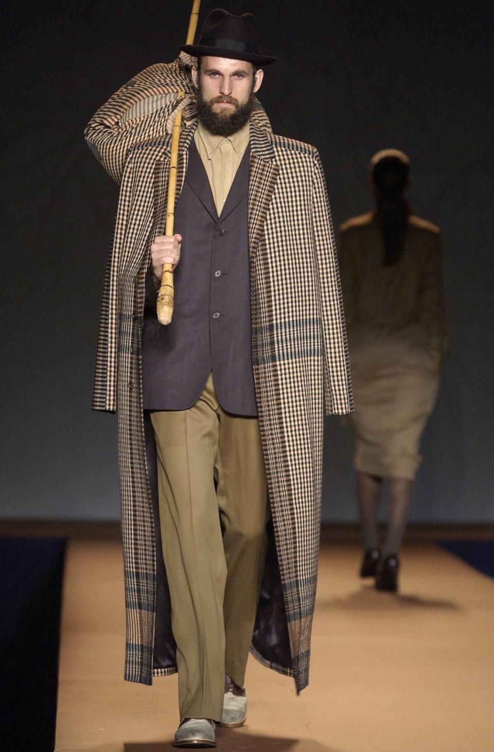 <h1 class="title">Miguel Adrover Spring 2004</h1><cite class="credit">Photo: Marcio Madeira</cite>