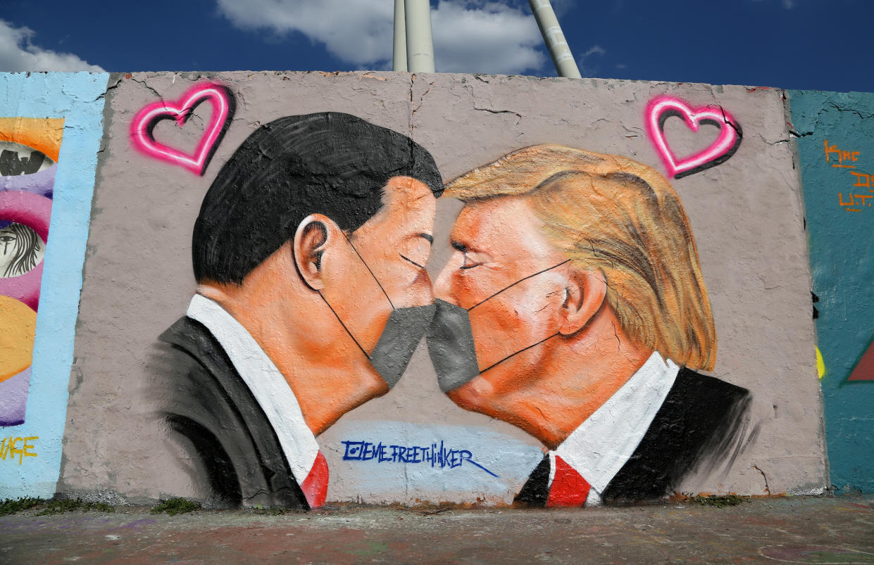 A Berlin, l'amour plane entre Xi Jinping et Donald Trump (Photo by Adam Berry/Getty Images)