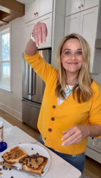 reese-witherspoon-kitchen