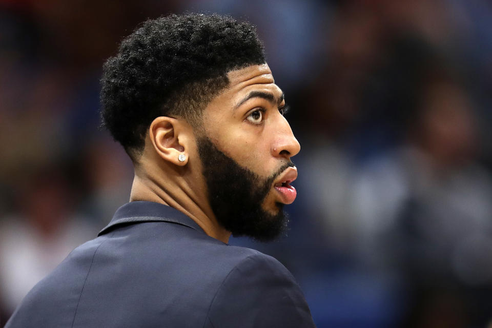 Anthony Davis reportedly is worried about the Pelicans playing in the shadow of the Saints. (Getty)