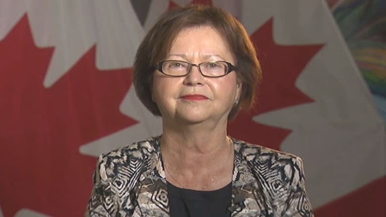 Public Service Minister Judy Foote offers emergency pay cheques amid Phoenix debacle