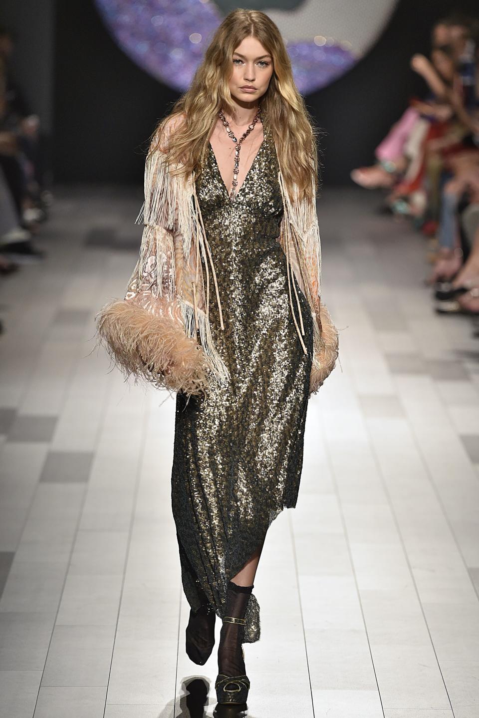 <h1 class="title">Anna Sui - Runway - September 2017 - New York Fashion Week</h1><cite class="credit">Victor Virgile/Getty Images</cite>