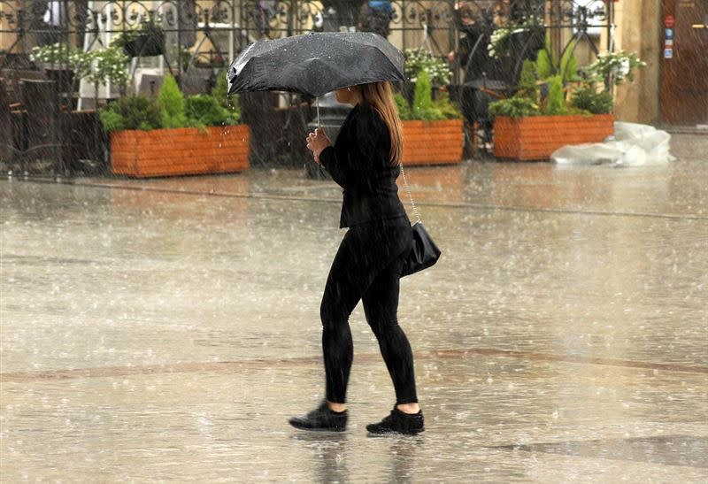 喝未經處理的雨水可能對人體產生毒性作用，並影響免疫系統、生育能力等等。（圖／翻攝自 Pixabay）