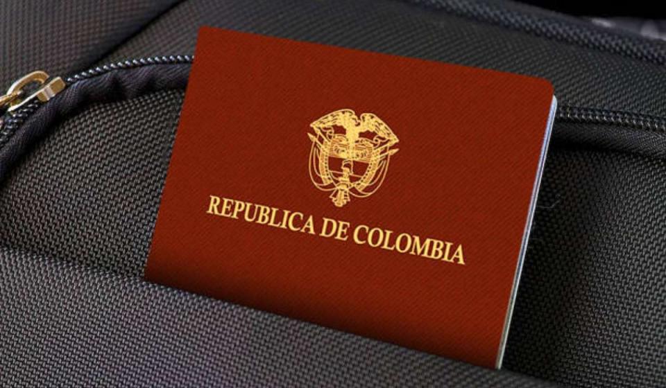 Pasaporte en Colombia en caos por alta demanda. Imagen: istockphoto.com - Aaftab Sheikh