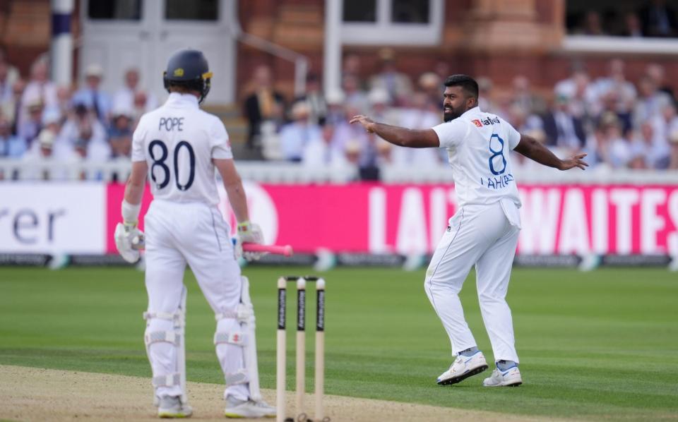 Lahiru Kumara appeals for caught behind against Ollie Pope