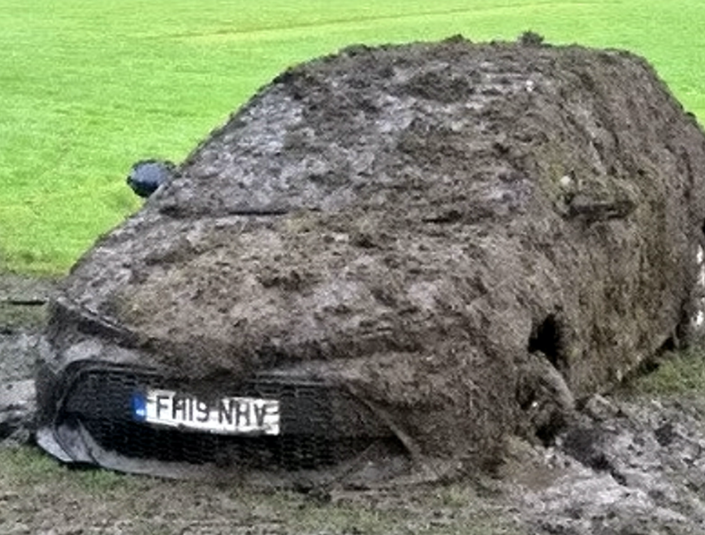 Kelly Webster&#39;s car got stuck in the mud and covered in dirt after attempting to avoid seagulls. (SWNS)