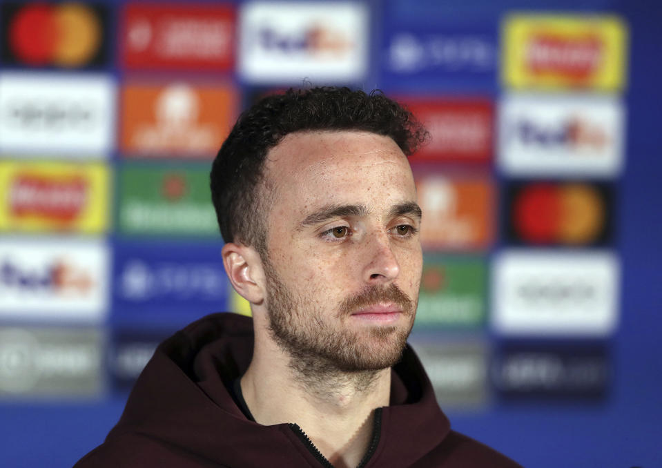 Diogo Jota, de Liverpool, habla con la prensa antes de un partido de la Liga de Campeones ante Rangers, el martes 11 de octubre de 2022 (AP Foto/Scott Heppell)