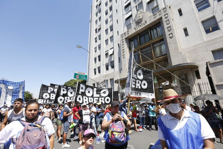 Una de las tantas protestas que hubo este año en las calles porteñas, en reclamo de más planes sociales