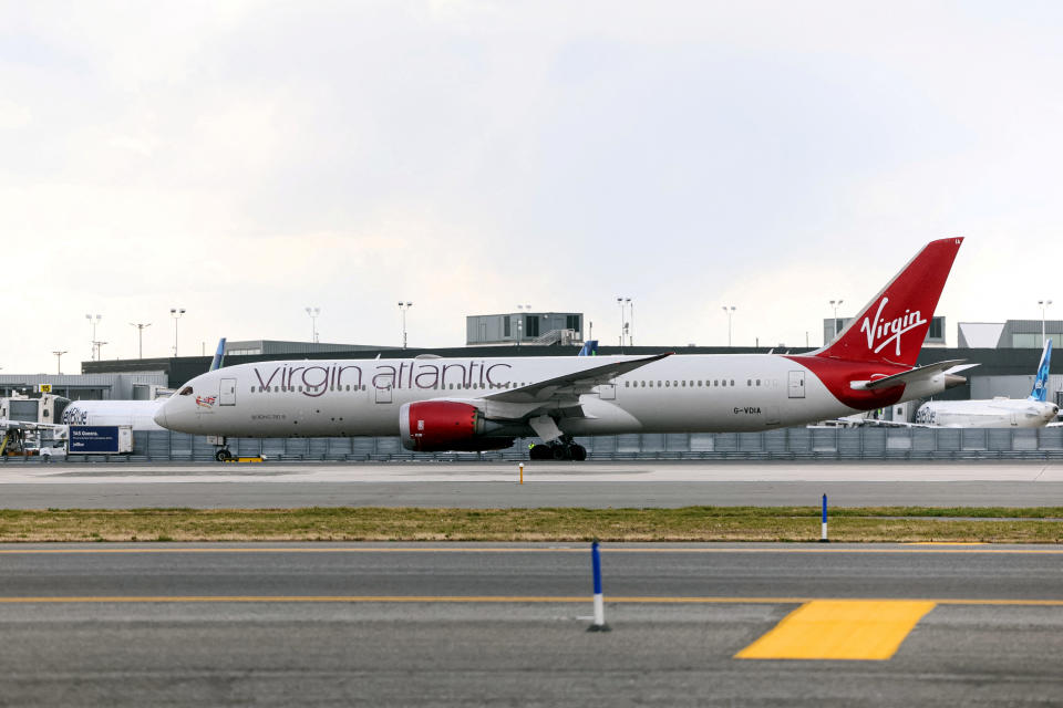 英國倫敦希斯羅機場（Heathrow Airport）6日發生飛機碰撞事故，維珍航空（Virgin Atlantic）一架波音787客機降落後拖往停機位置途中，不慎與一架英國航空（British Airways）客機擦撞，所幸沒有人員傷亡。（路透社資料照）