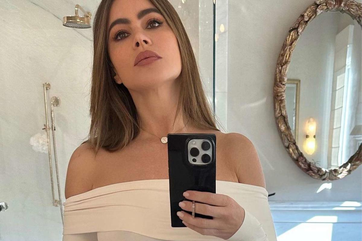 Sofia Vergara Puts Her Curves On Display In New Bodysuit Snaps Posted To  Instagram As Fans React: 'She's A Goddess' - SHEfinds