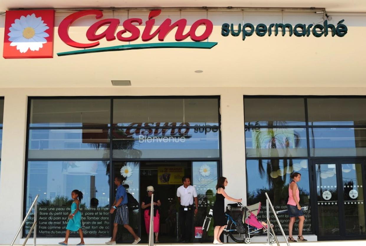 Casino présente aujourd’hui une dette financière abyssale de 7,4 milliards d’euros. <a href="https://commons.wikimedia.org/wiki/File:Casino_Super_France_2.JPG" rel="nofollow noopener" target="_blank" data-ylk="slk:Wikimedia commons/Groupe Casino;elm:context_link;itc:0;sec:content-canvas" class="link ">Wikimedia commons/Groupe Casino</a>, <a href="http://creativecommons.org/licenses/by-sa/4.0/" rel="nofollow noopener" target="_blank" data-ylk="slk:CC BY-SA;elm:context_link;itc:0;sec:content-canvas" class="link ">CC BY-SA</a>