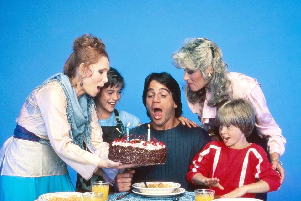 Katherine Helmond, Alyssa Milano, Tony Danza, Judith Light and Danny Pintauro in <em>Who’s the Boss?</em> (1984-’92). (Columbia Pictures Television/Courtesy Everett Collection)