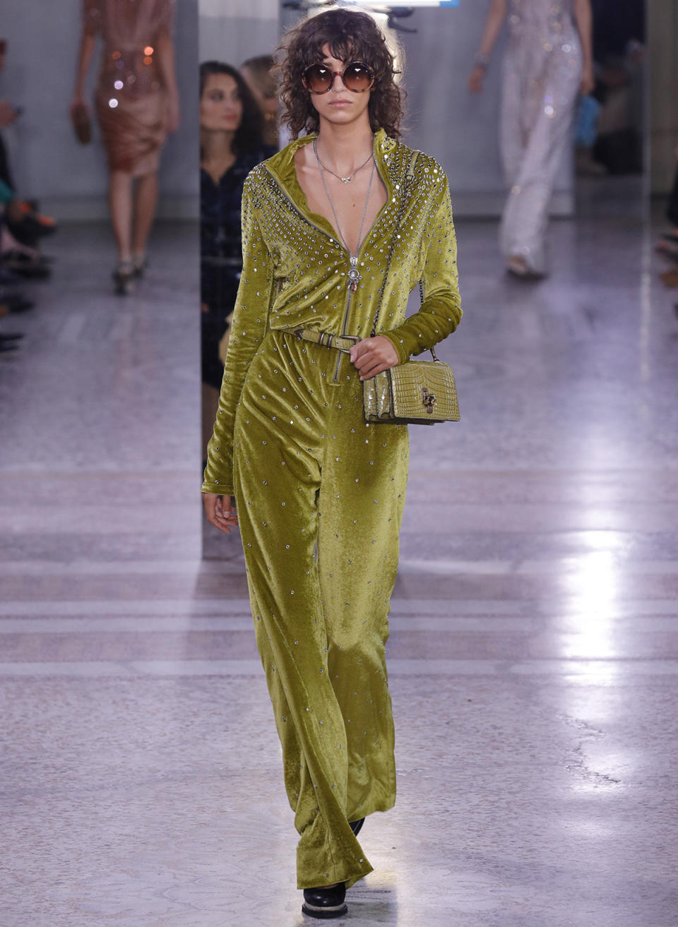 <p>Mica Argañaraz took Tomas Maier's haute take on the Juicy tracksuit for a spin on the Bottega Veneta runway. </p>