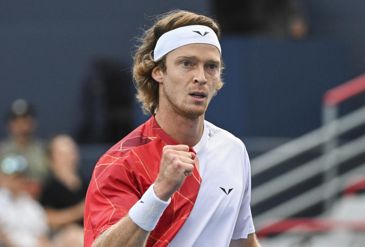 Rublev leads Arnaldi 6-4, 1-1 in National Bank Open semifinal delayed by rain