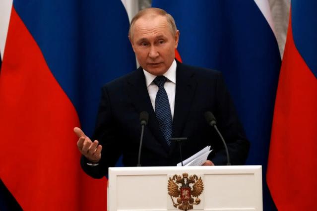 Putin dice que Rusia no quiere la guerra y califica Donets de "genocidio"
