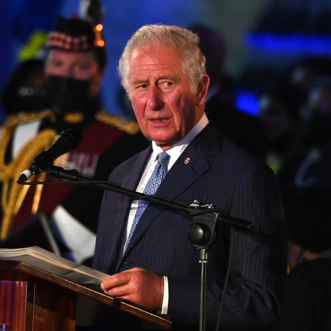 Carlos de Inglaterra en la inauguración de la nueva República de Barbados credit:Bang Showbiz