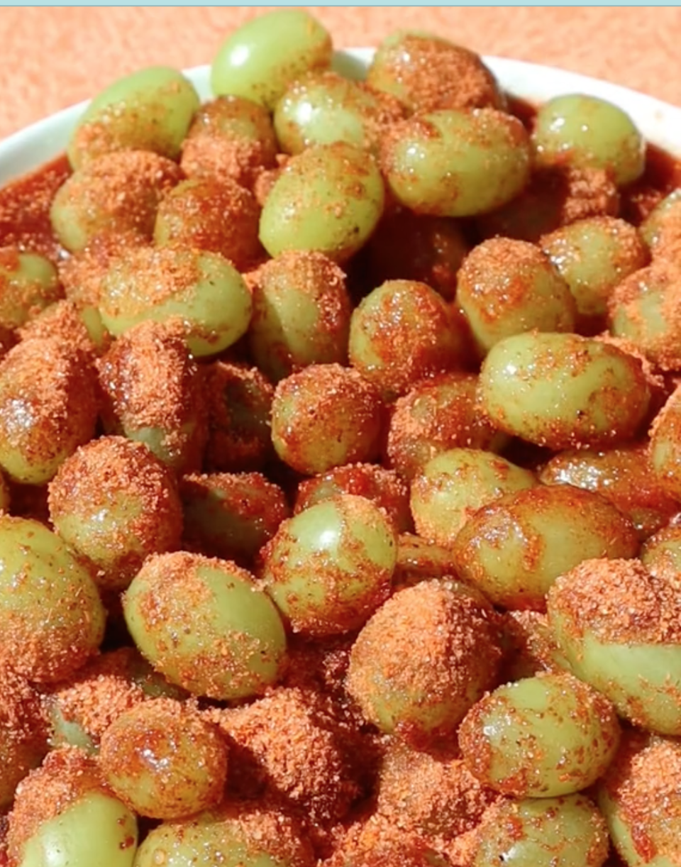 Estas uvas entequiladas son un snack perfecto para una fiesta, una reunión con tus amigos o simplemente porque se te antojó ¡manos a la obra!