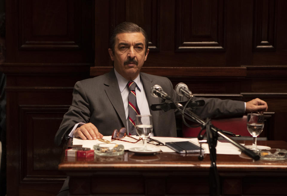 En esta imagen proporcionada por Amazon Ricardo Darín en una escena de "Argentina, 1985". (Amazon Studios vía AP)