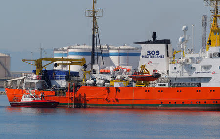 The Aquarius rescue ship arrives to port carrying 106 migrants in Valencia, Spain June 17, 2018. REUTERS/Heino Kalis