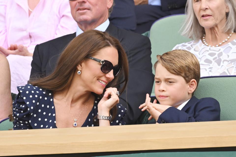 Kate Middleton i książę George rozmawiają o uderzeniu na Wimbledonie